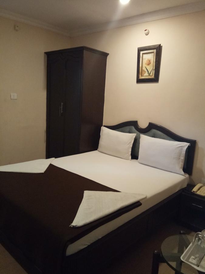 Hotel Grand Tower Chennai Zewnętrze zdjęcie
